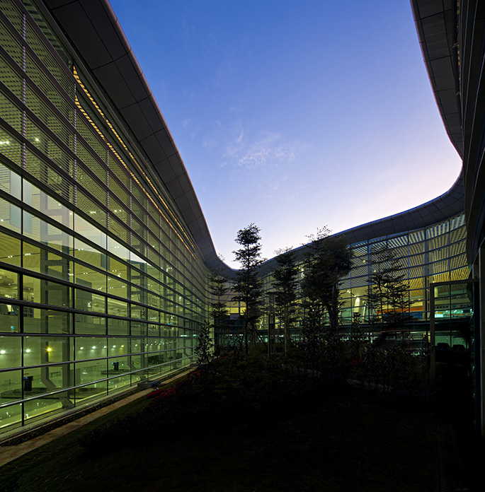 航站楼内庭花园 --陈中摄影 (1).jpg