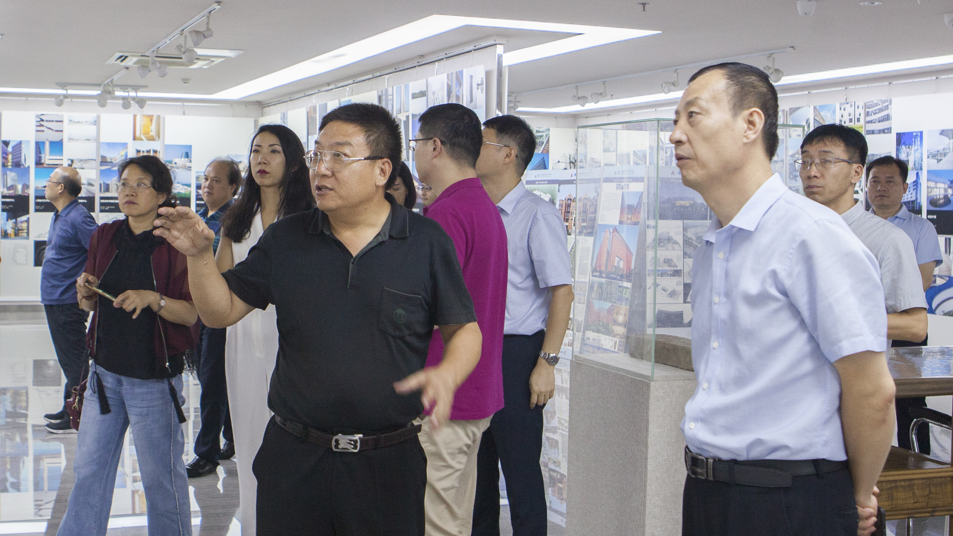 参观.jpg